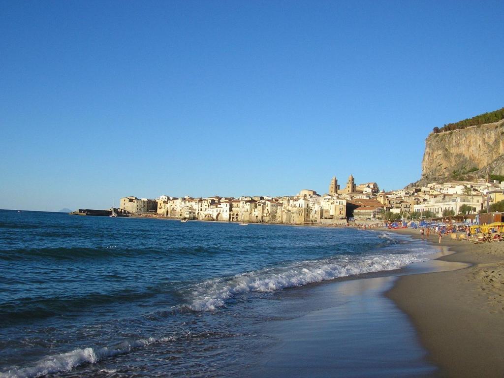 B&B Arcobaleno Cefalu Exterior photo